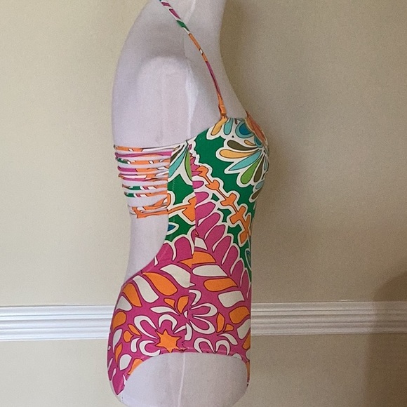 Trina Turk size 4 bright print on white background strapless low cut bac… - Picture 4 of 12